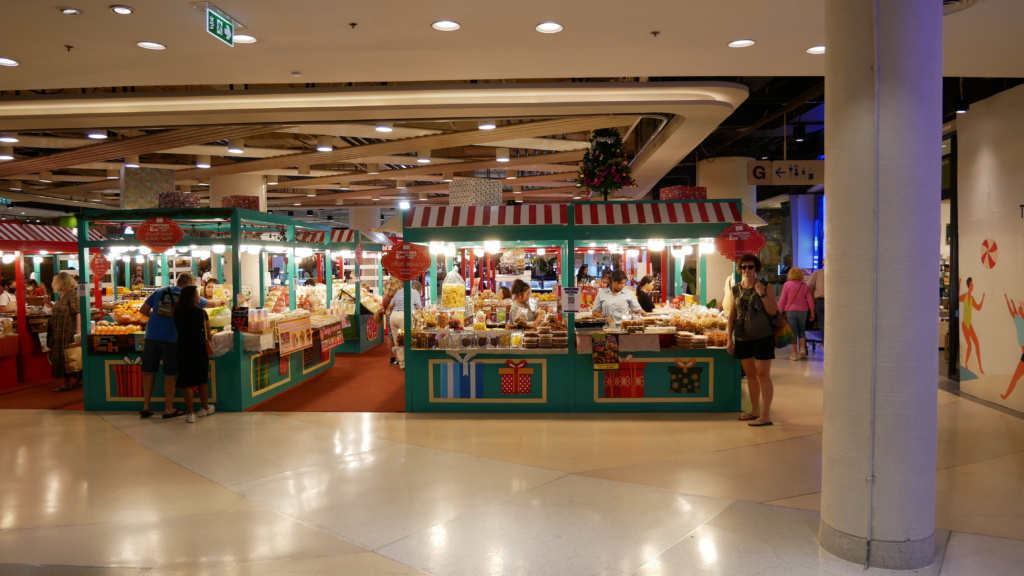 Der Weihnachtsmarkt in der Shopping-Male.